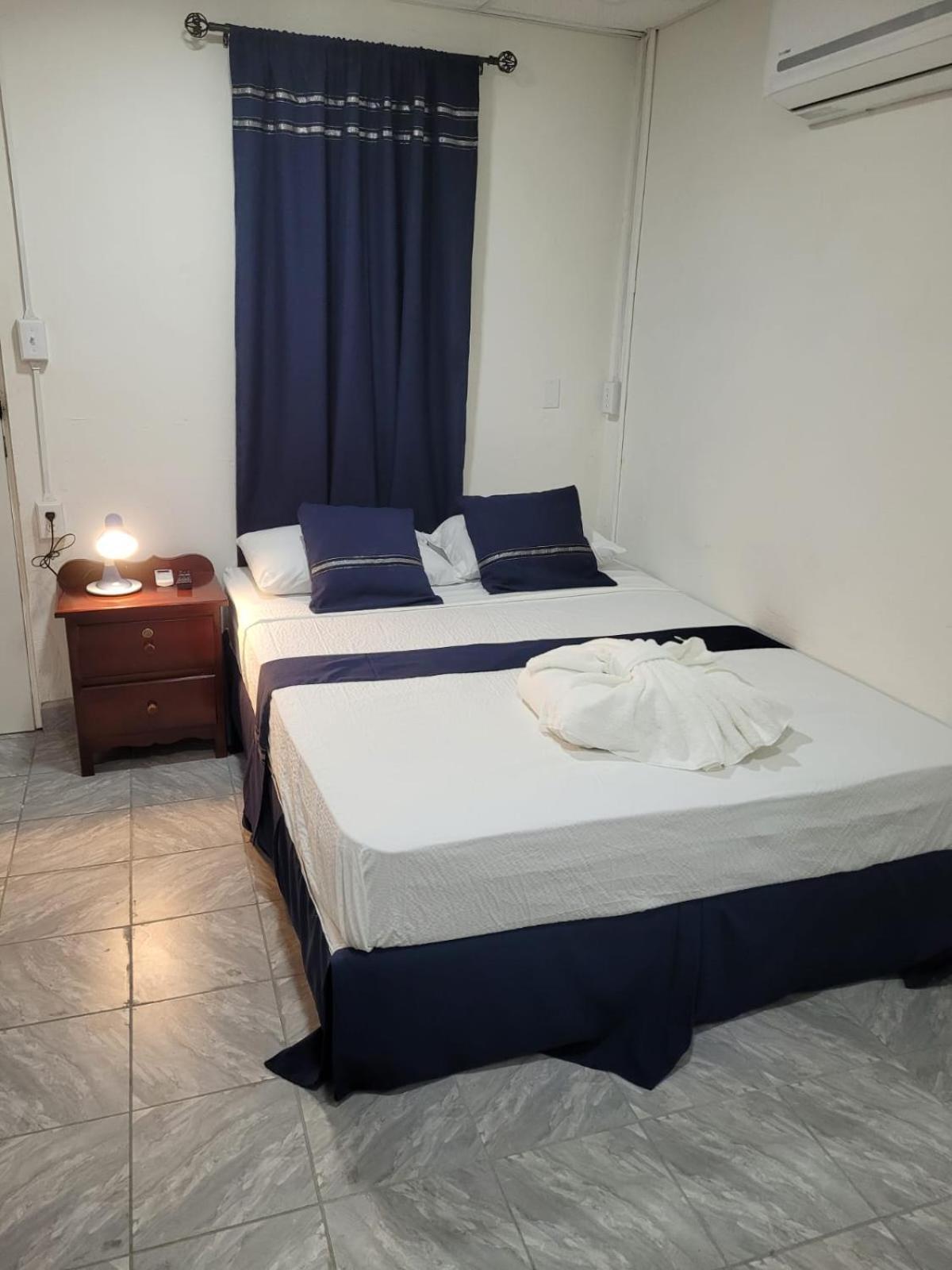 Saint Charles Inn, Belize Central America ปุนตากอร์ดา ภายนอก รูปภาพ